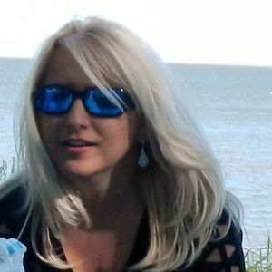 Meet your Posher, Leslie